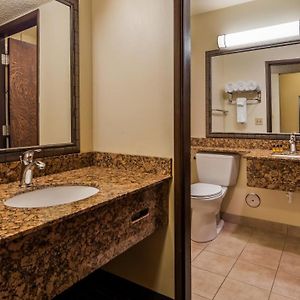 Queen Room Two Queen Beds Mountain View